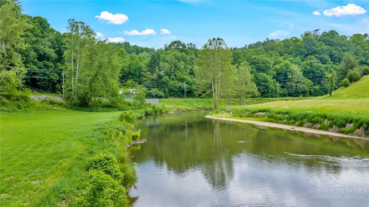 Image number 14 for the current listing