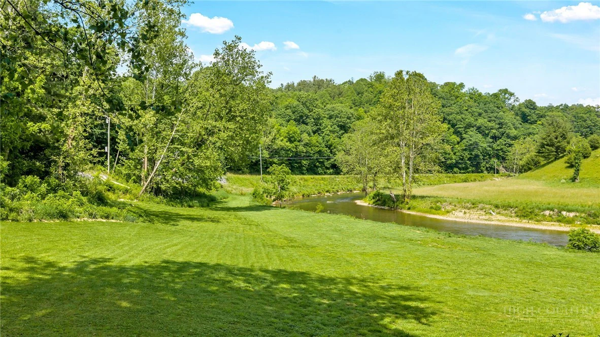 Image number 18 for the current listing
