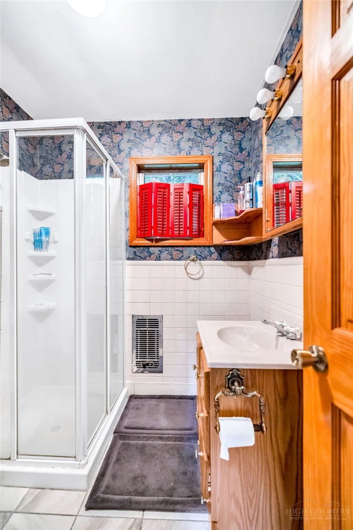 Image number 5 for the current listing