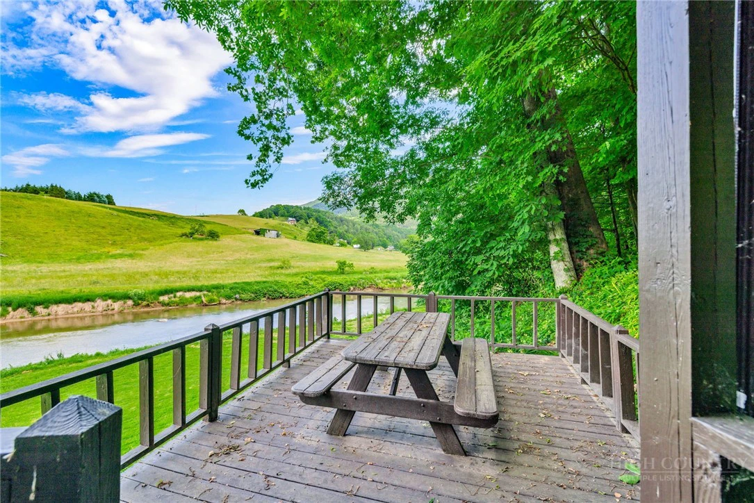 Image number 9 for the current listing