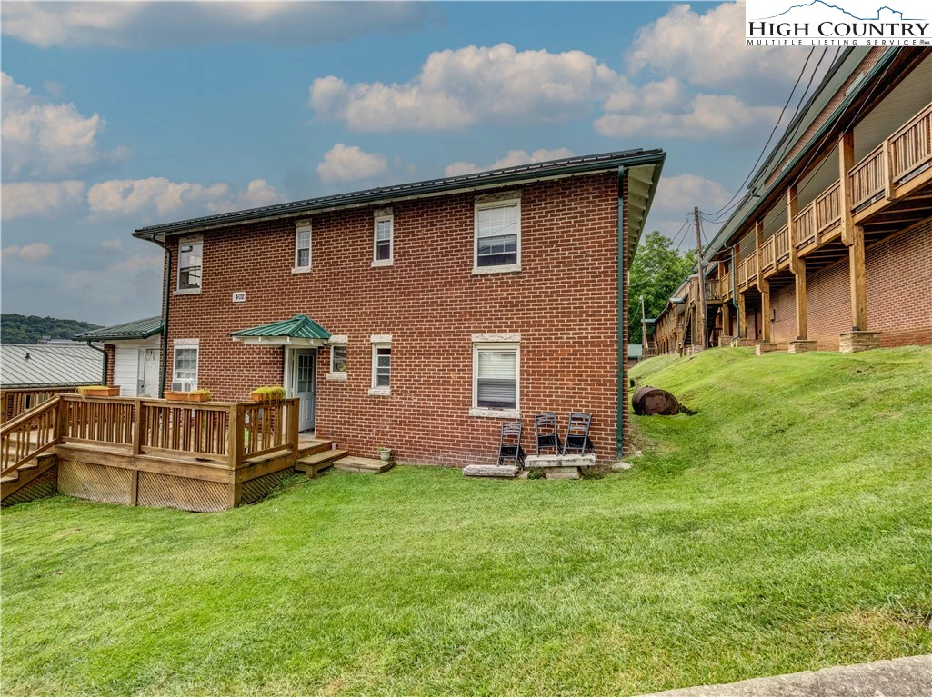 Image number 15 for the current listing