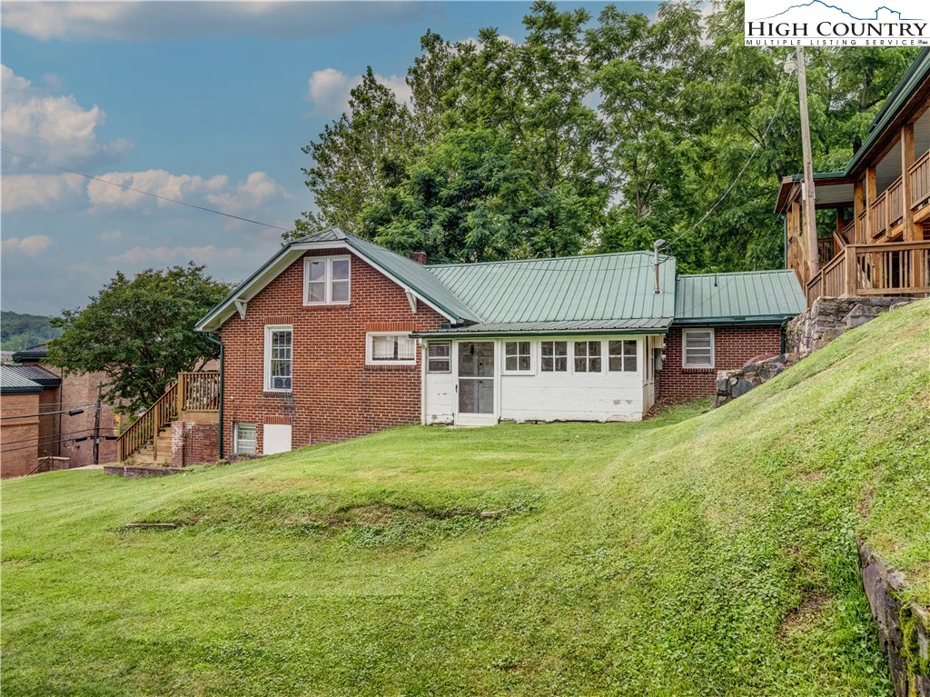 Image number 12 for the current listing