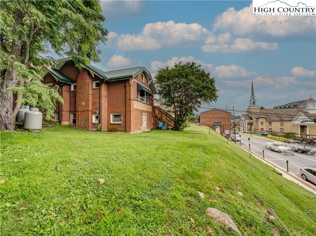 Image number 10 for the current listing