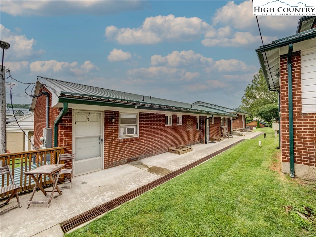 Image number 7 for the current listing