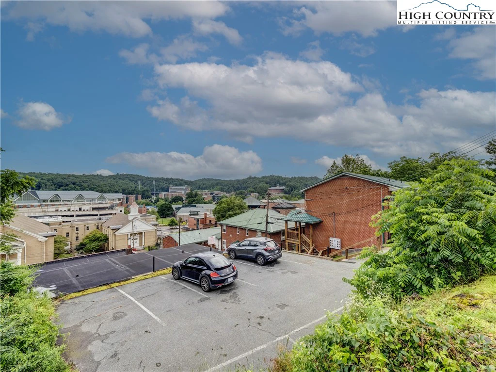 Image number 5 for the current listing