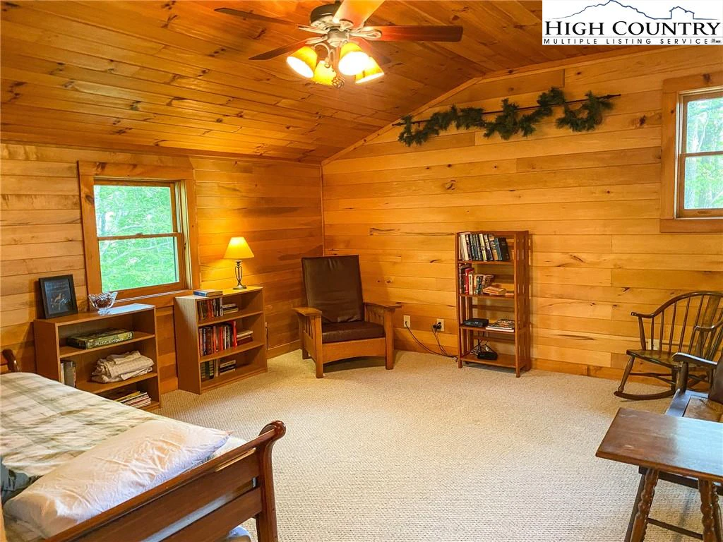 Image number 14 for the current listing