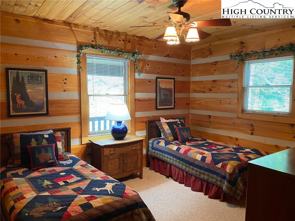 Image number 3 for the current listing