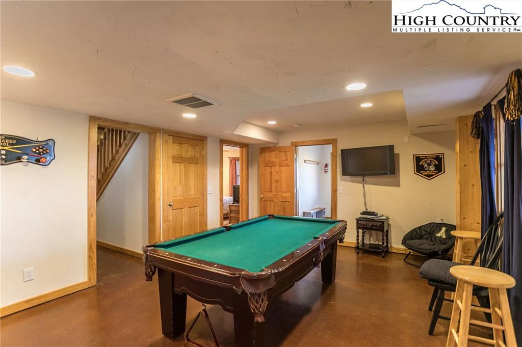 Image number 5 for the current listing