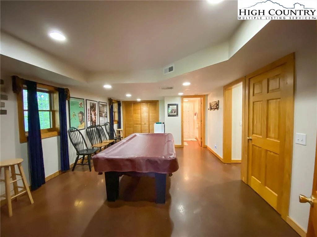 Image number 7 for the current listing