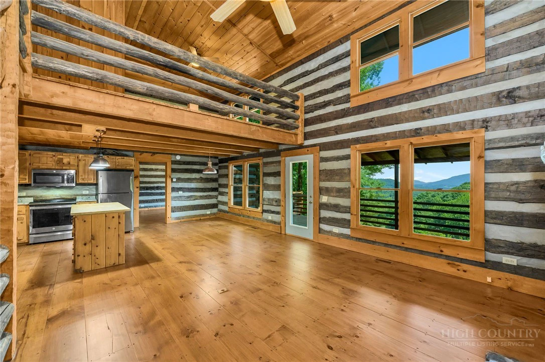Image number 9 for the current listing