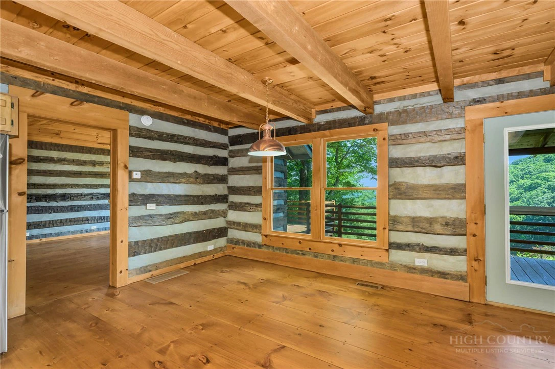 Image number 18 for the current listing