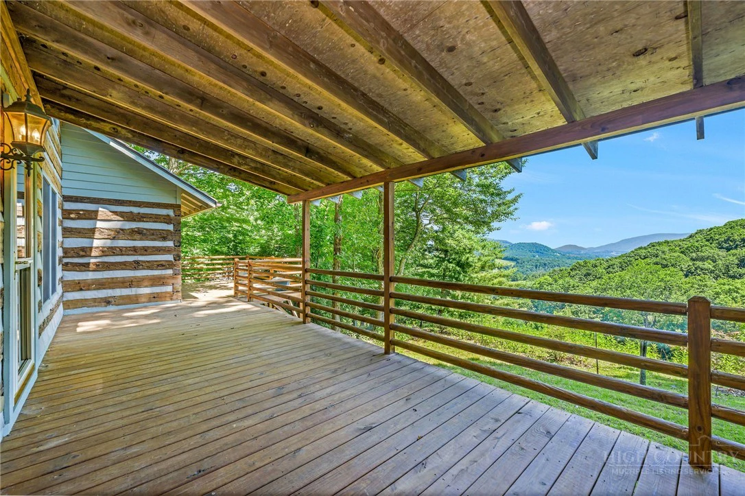 Image number 19 for the current listing