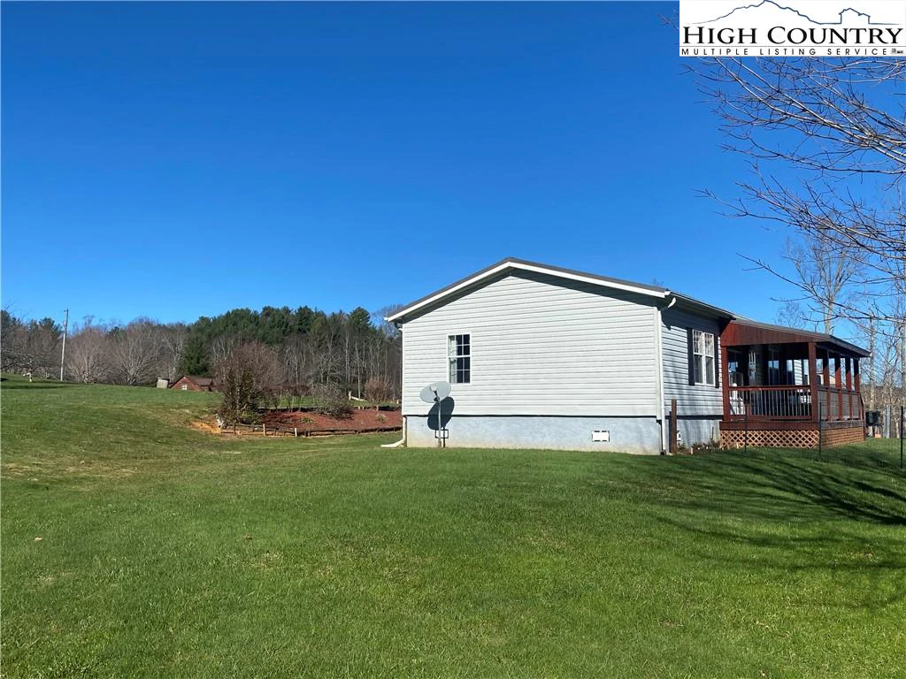Image number 4 for the current listing