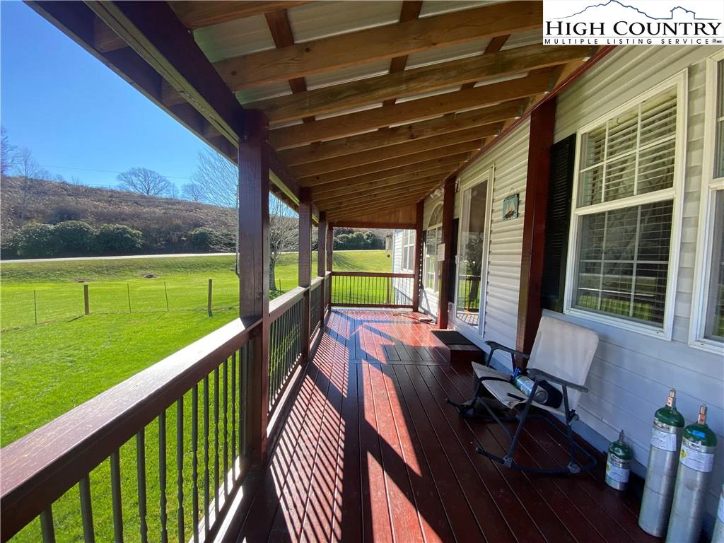 Image number 16 for the current listing