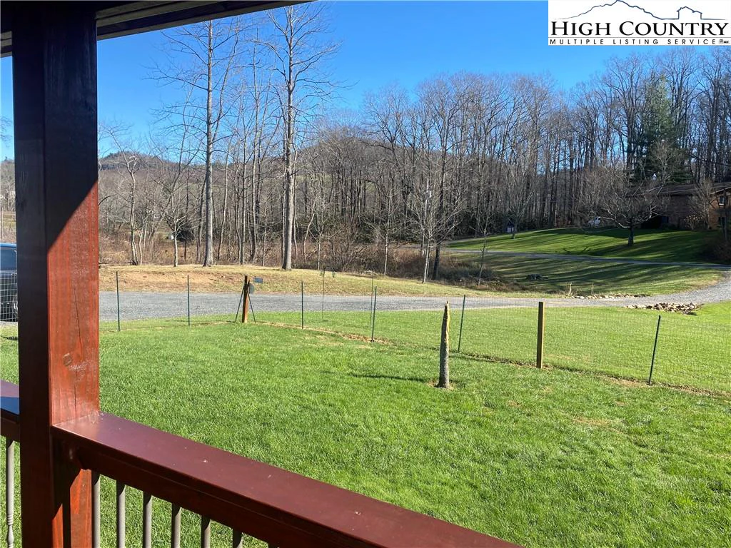 Image number 18 for the current listing
