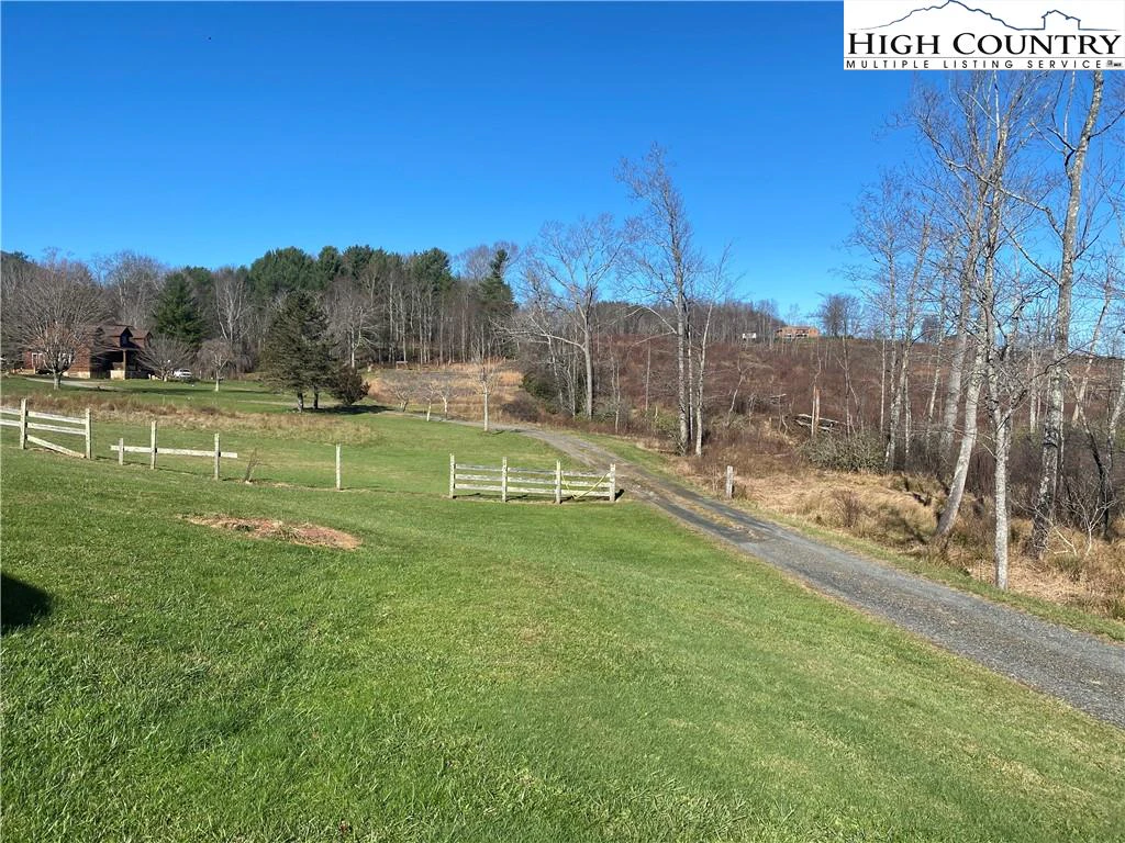 Image number 19 for the current listing