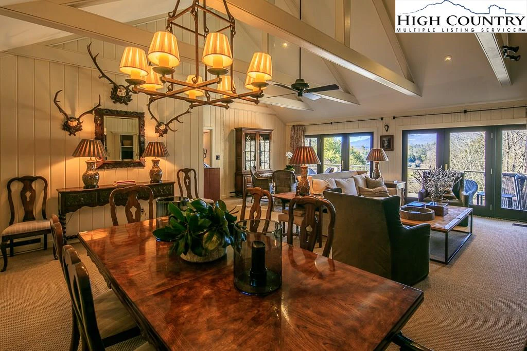 Image number 1 for the current listing
