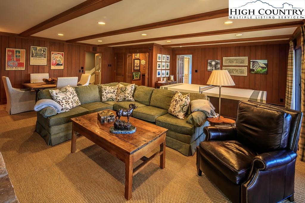 Image number 2 for the current listing
