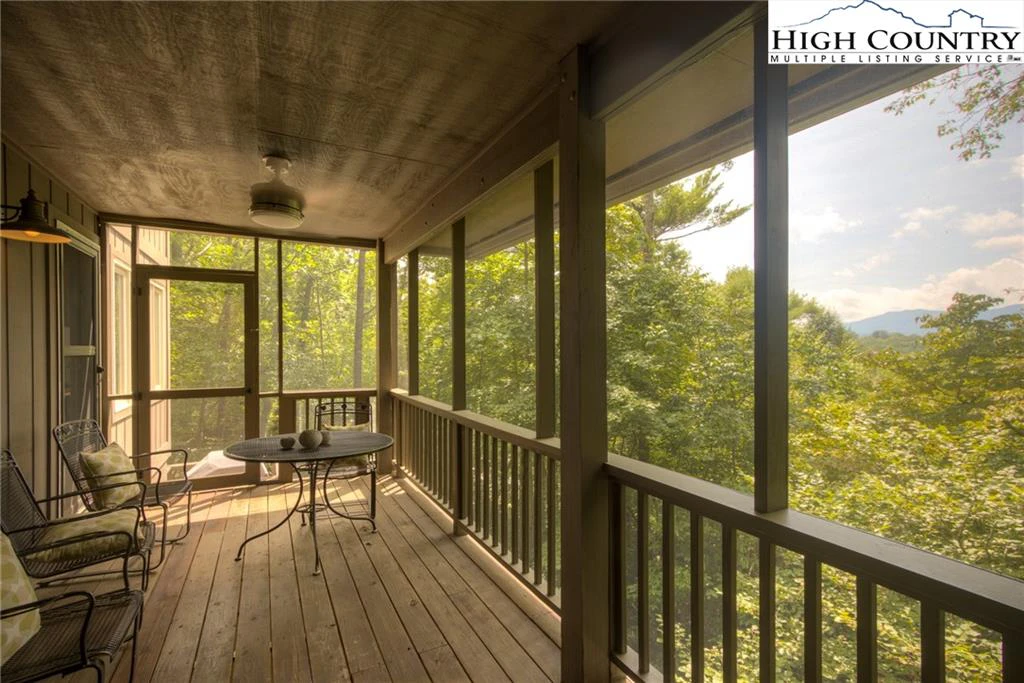 Image number 13 for the current listing