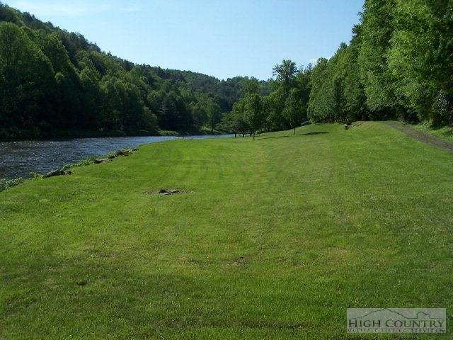 Image number 4 for the current listing