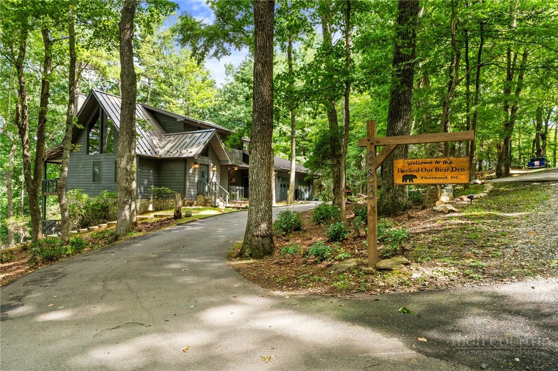 Image number 1 for the current listing