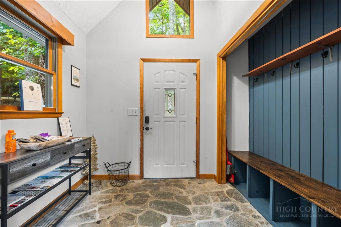 Image number 5 for the current listing