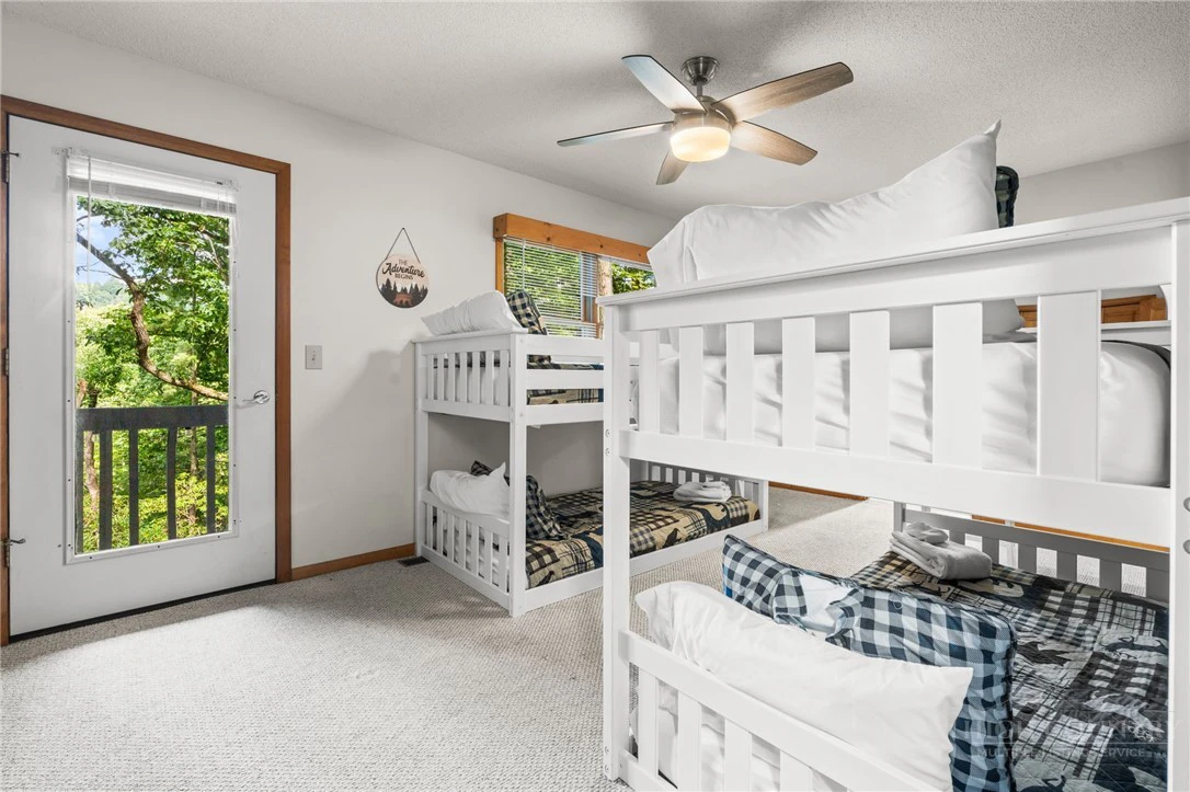 Image number 15 for the current listing