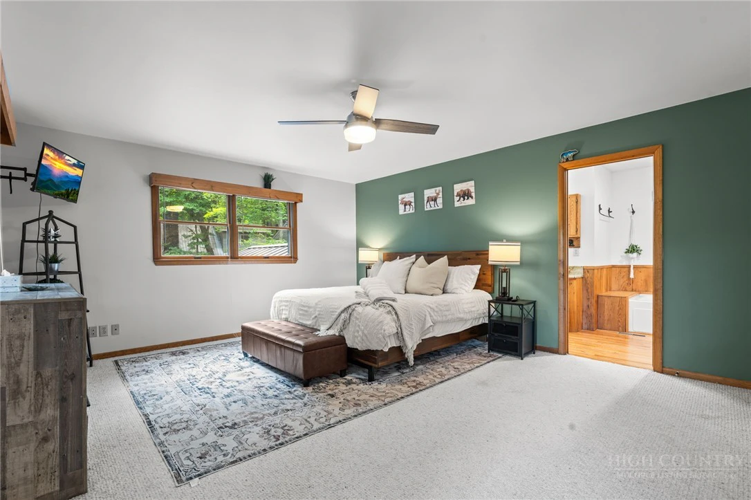 Image number 20 for the current listing