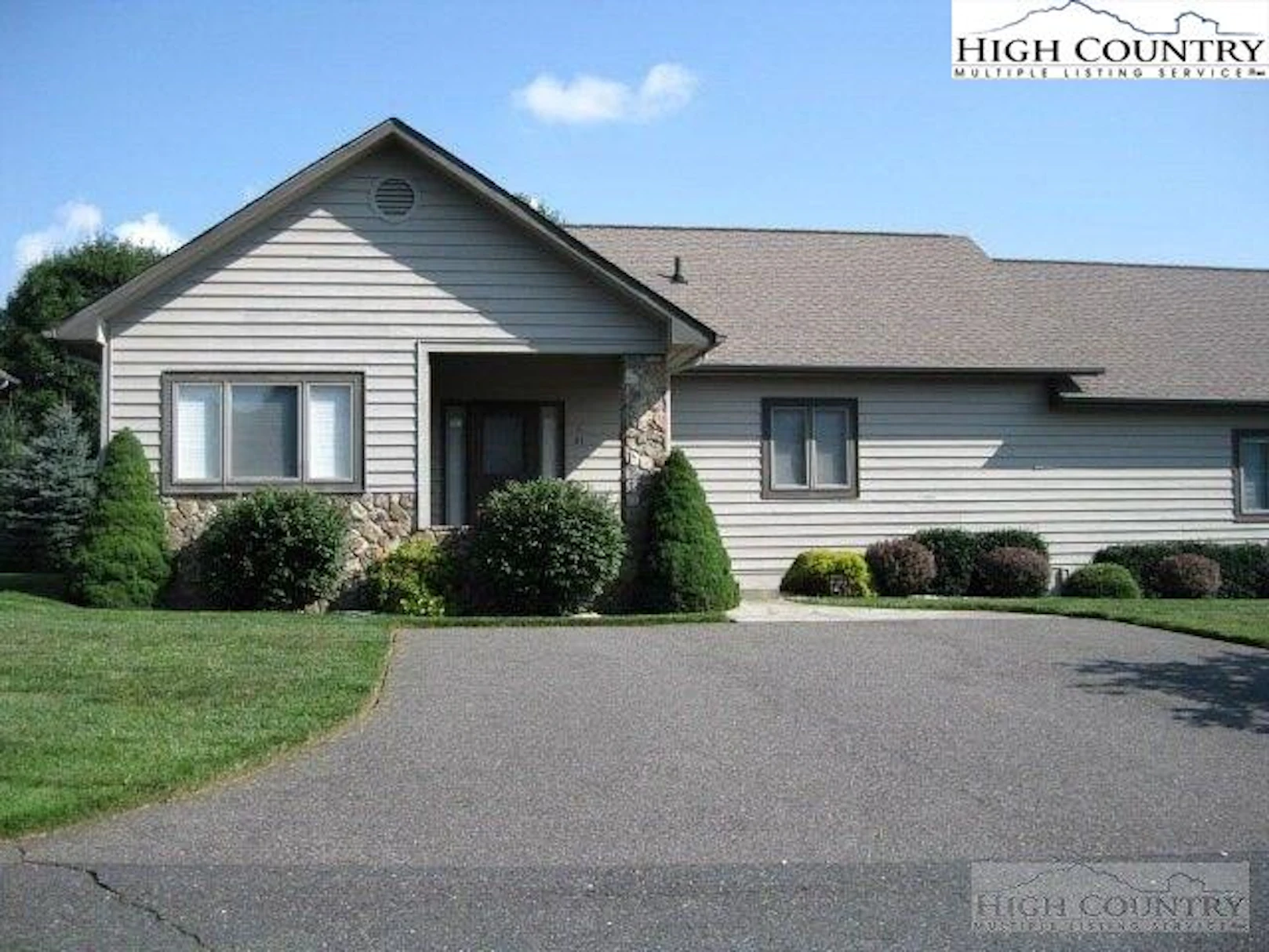 Image number 1 for the current listing