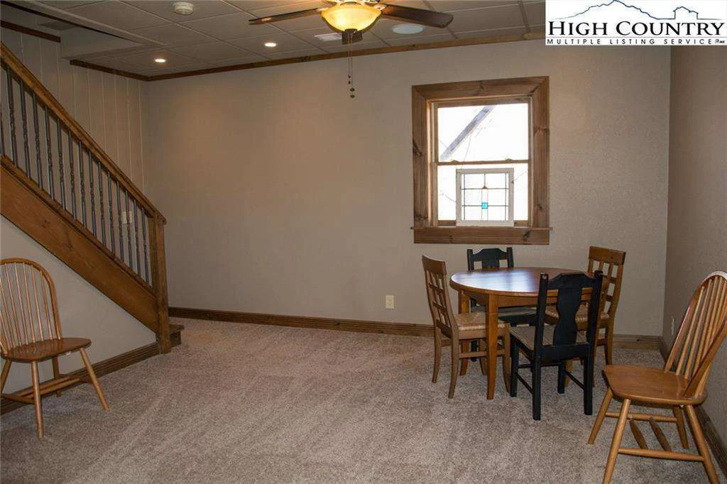 Image number 2 for the current listing