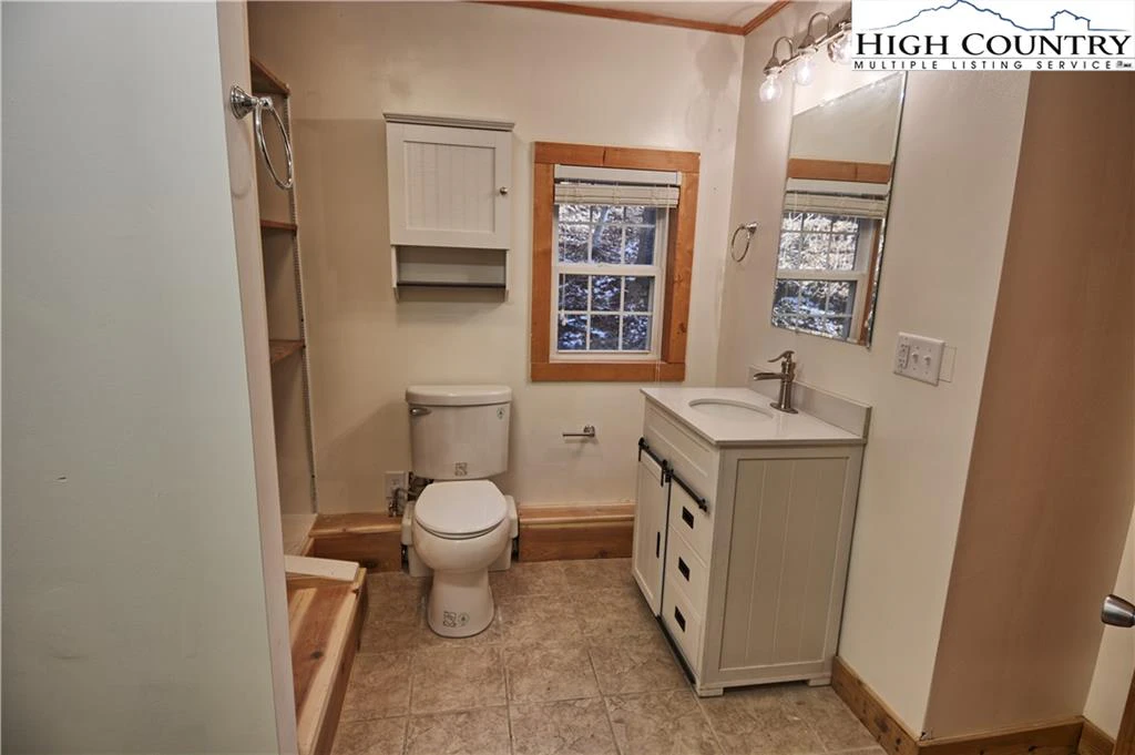 Image number 6 for the current listing