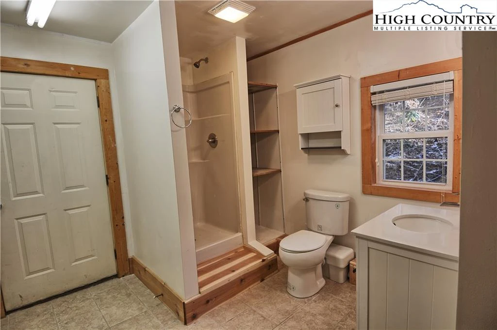 Image number 5 for the current listing