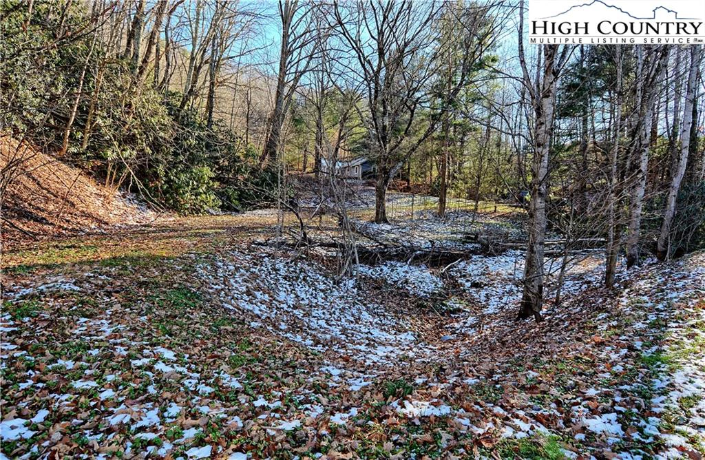 Image number 19 for the current listing