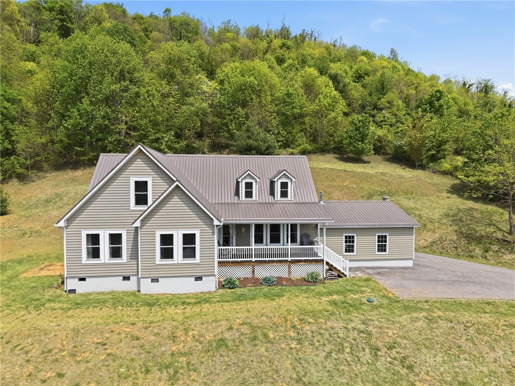 Image number 1 for the current listing