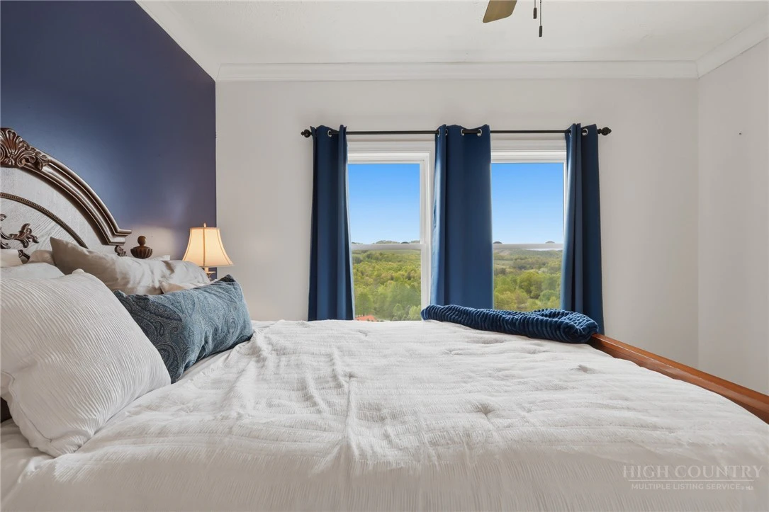 Image number 20 for the current listing