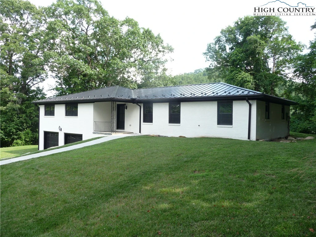 Image number 19 for the current listing