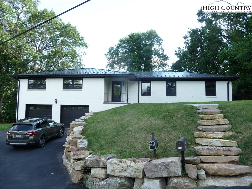 Image number 17 for the current listing