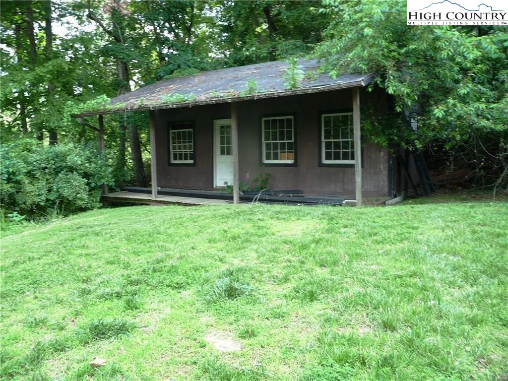 Image number 22 for the current listing