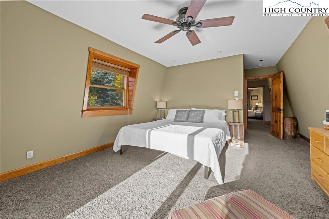 Image number 13 for the current listing