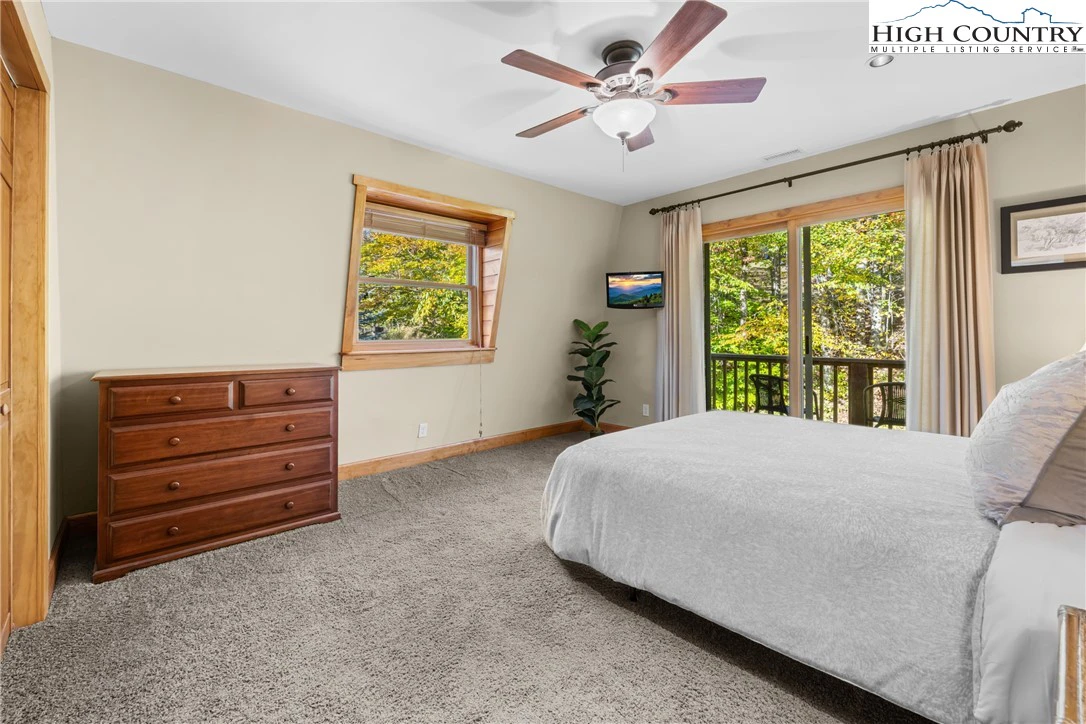 Image number 8 for the current listing