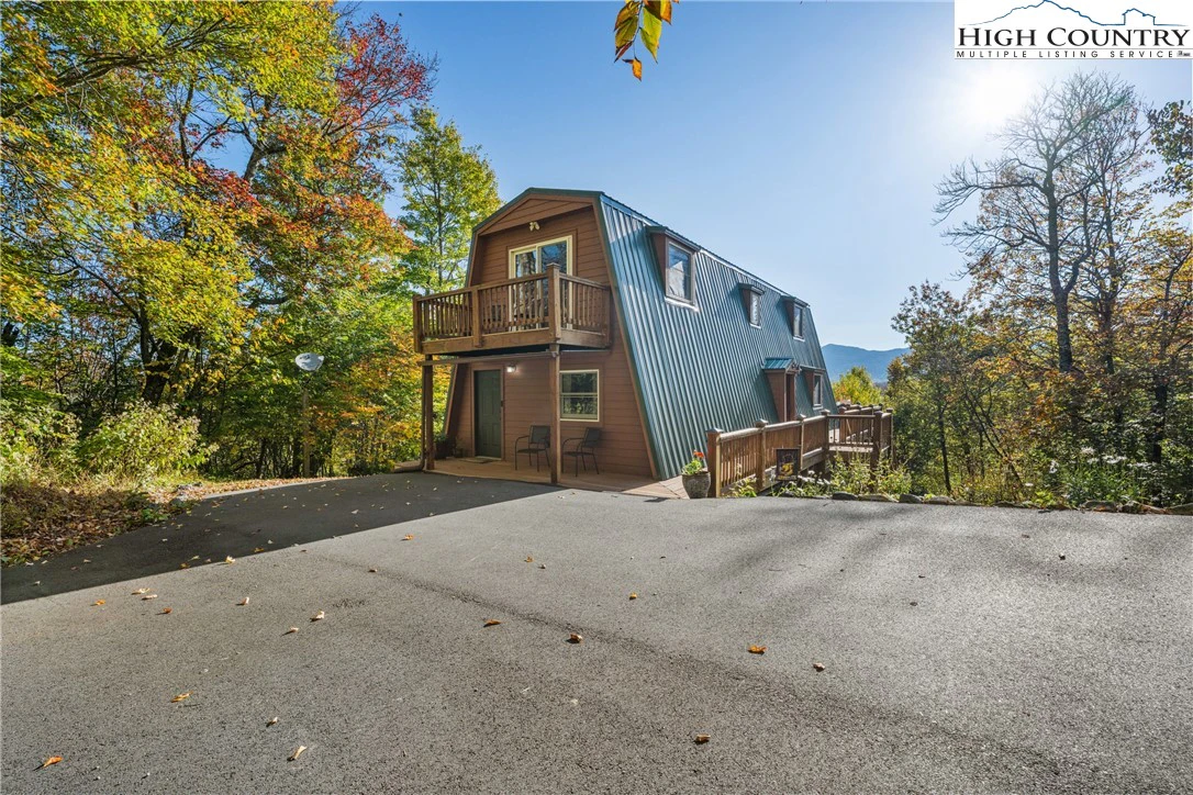 Image number 1 for the current listing