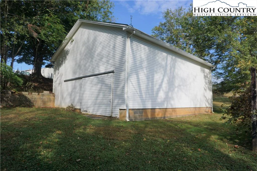 Image number 8 for the current listing