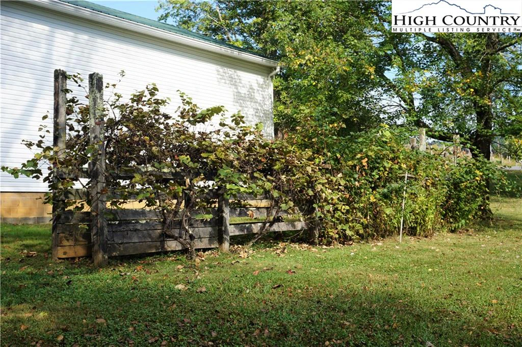 Image number 9 for the current listing