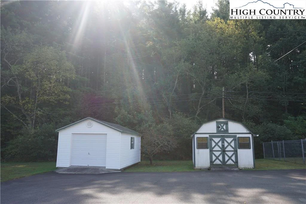 Image number 20 for the current listing