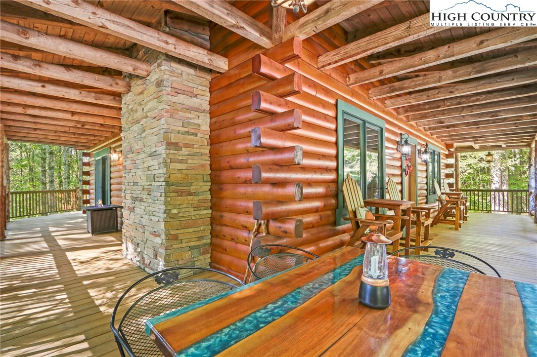 Image number 14 for the current listing