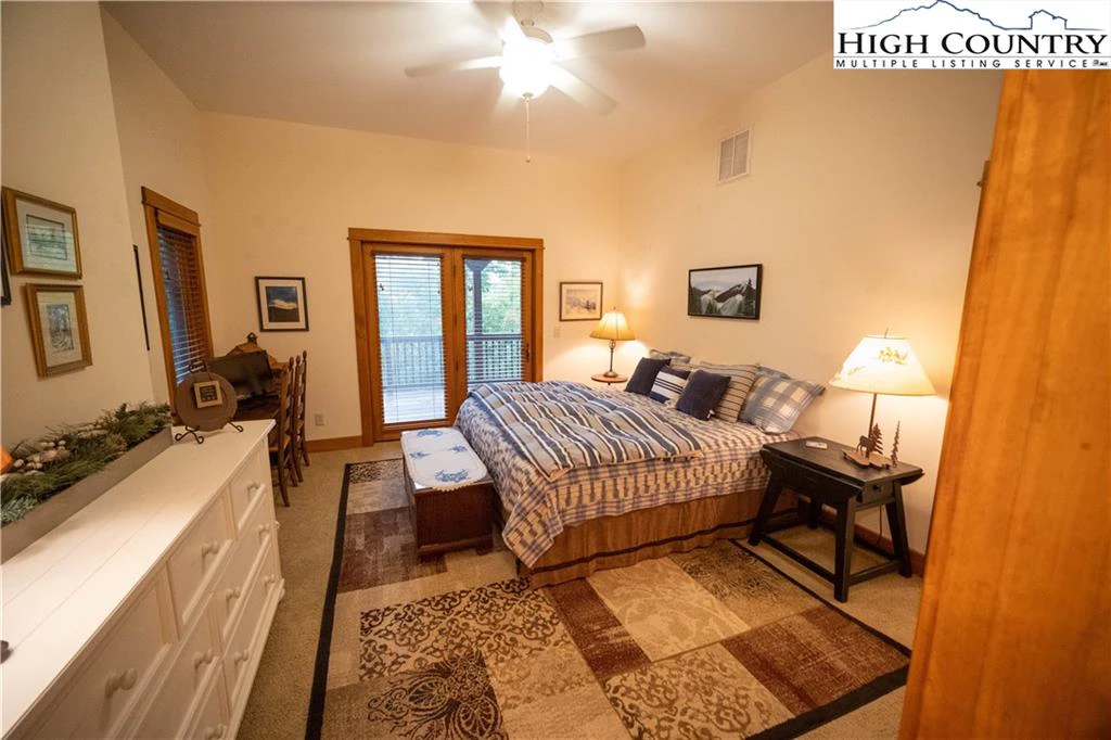 Image number 5 for the current listing