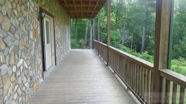 Image number 14 for the current listing