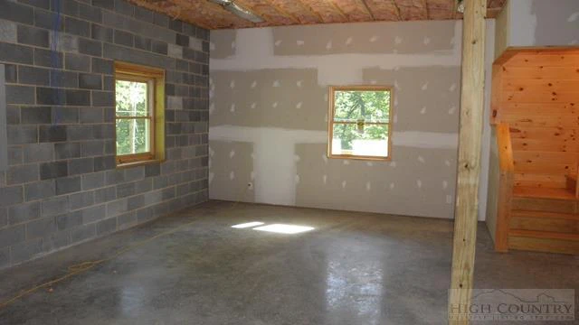 Image number 12 for the current listing