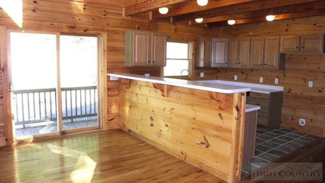 Image number 6 for the current listing