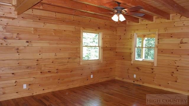 Image number 3 for the current listing